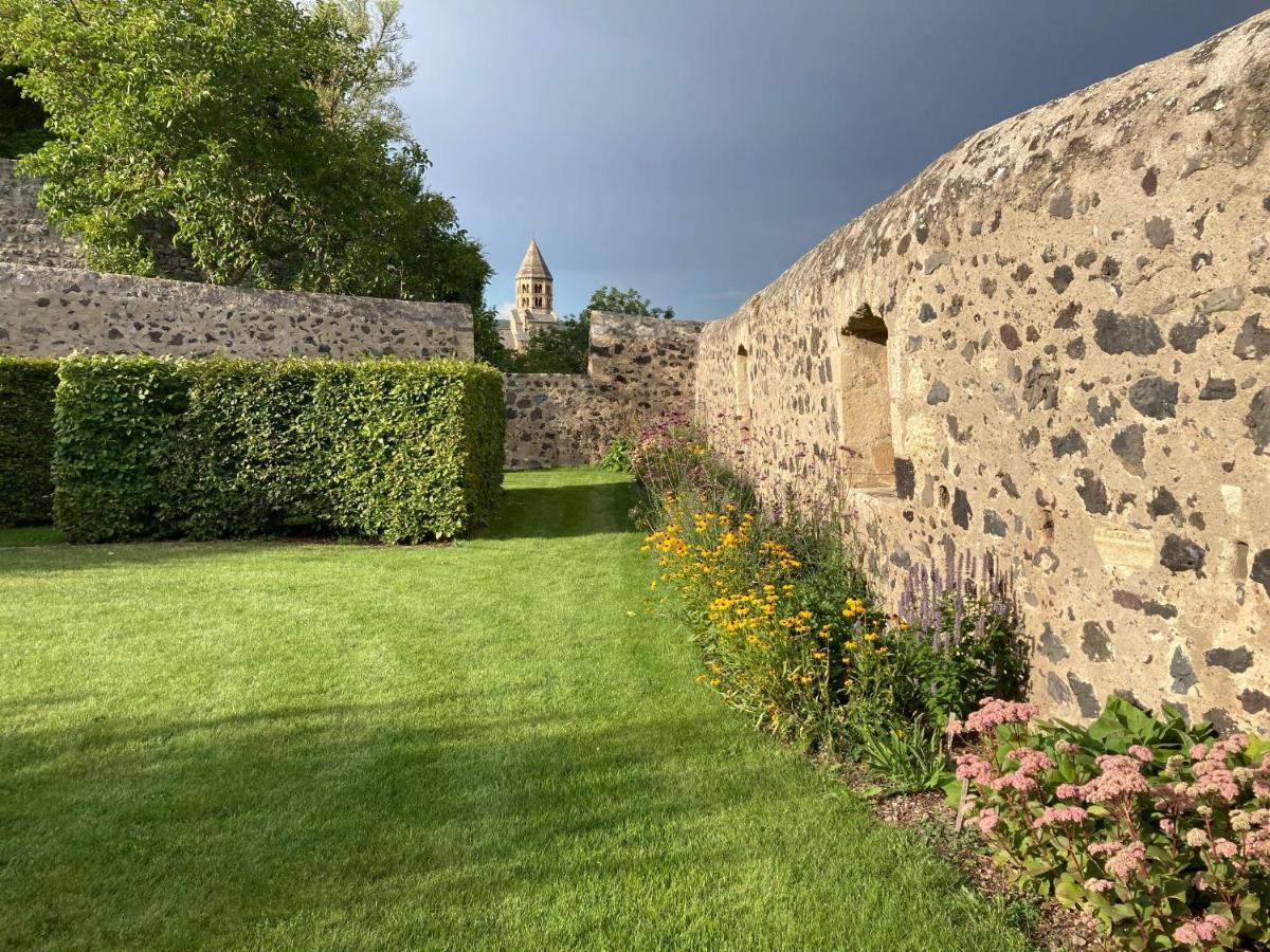 Chateau Royal De Saint-Saturnin Экстерьер фото