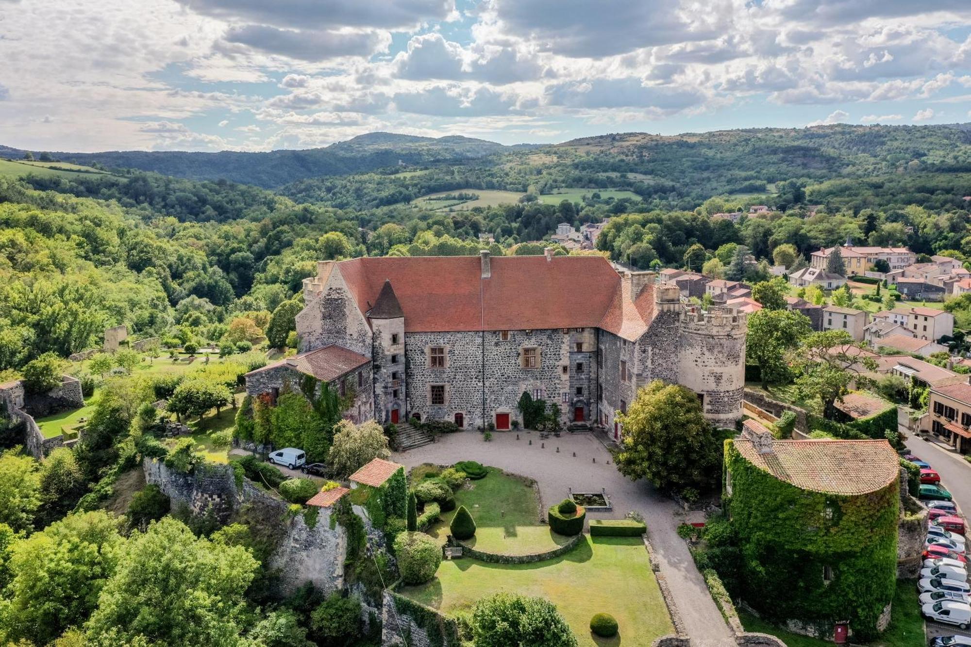 Chateau Royal De Saint-Saturnin Экстерьер фото