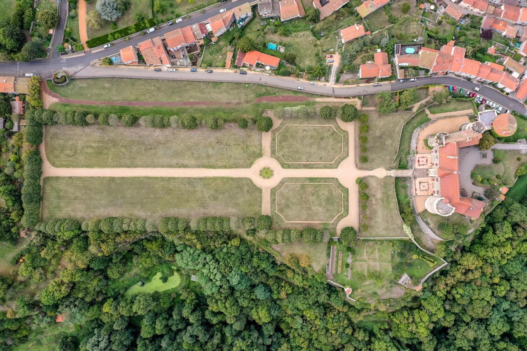 Chateau Royal De Saint-Saturnin Экстерьер фото