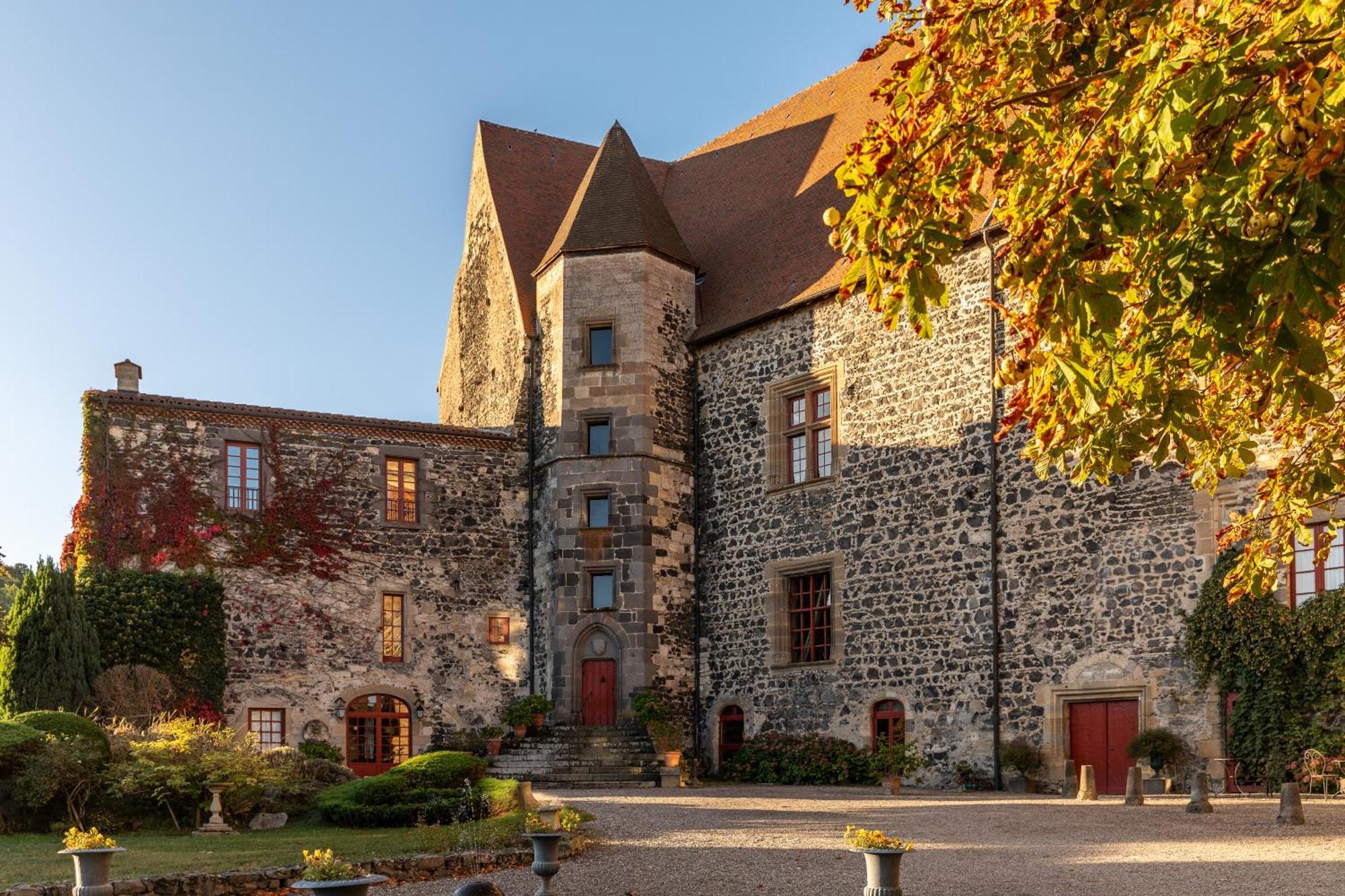 Chateau Royal De Saint-Saturnin Экстерьер фото